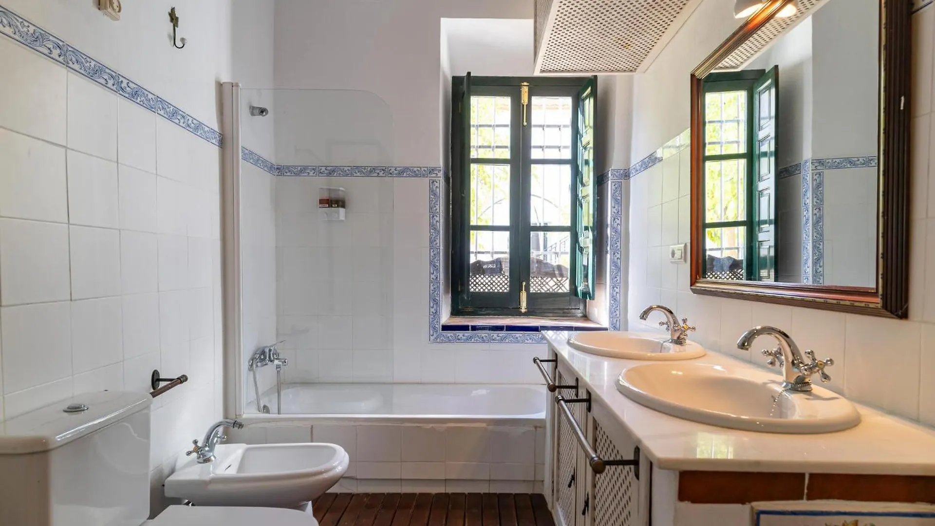 Cozy Home In Santaella With Kitchen Puente Genil 0*,  Spain