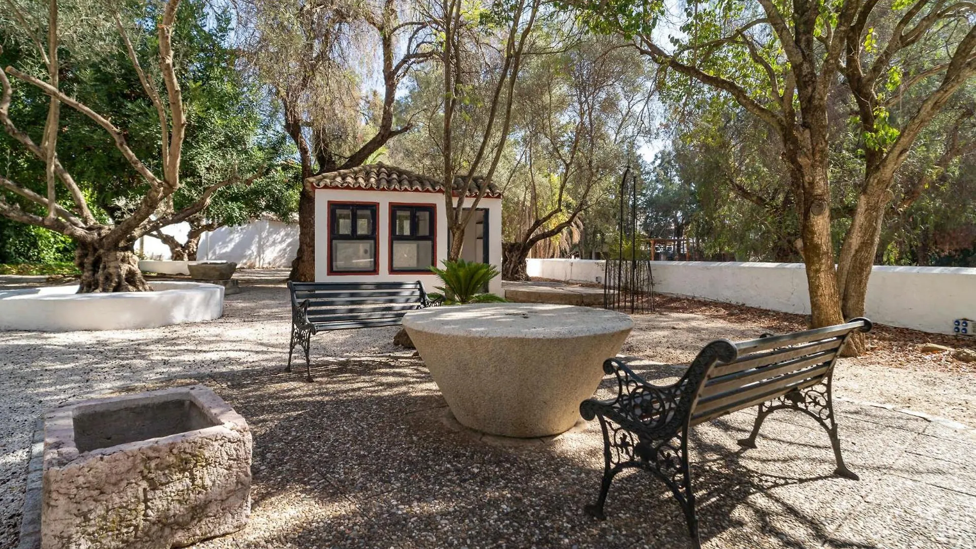 Cozy Home In Santaella With Kitchen Puente Genil